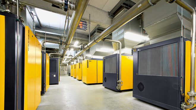 La técnica de medición para las condiciones de admisión y ambientales en una estación de aire comprimido.